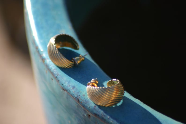 Vintage Gold Tone Earrings