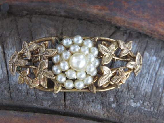 Vintage Faux Pearl Brooch, Costume Jewelry, Flowe… - image 2