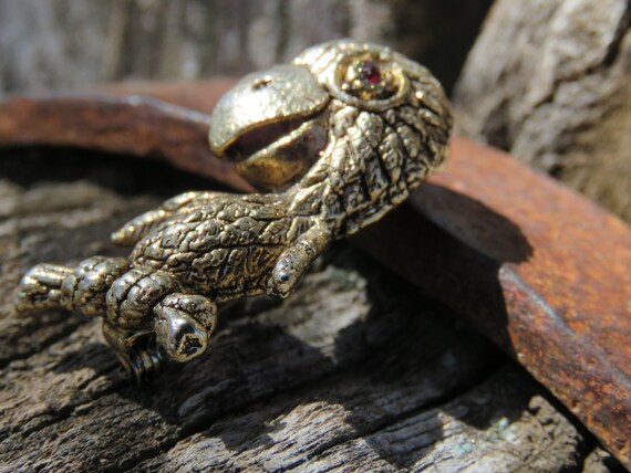Brass Parrot Pin, Vintage Baby Bird Brooch, Tropi… - image 3