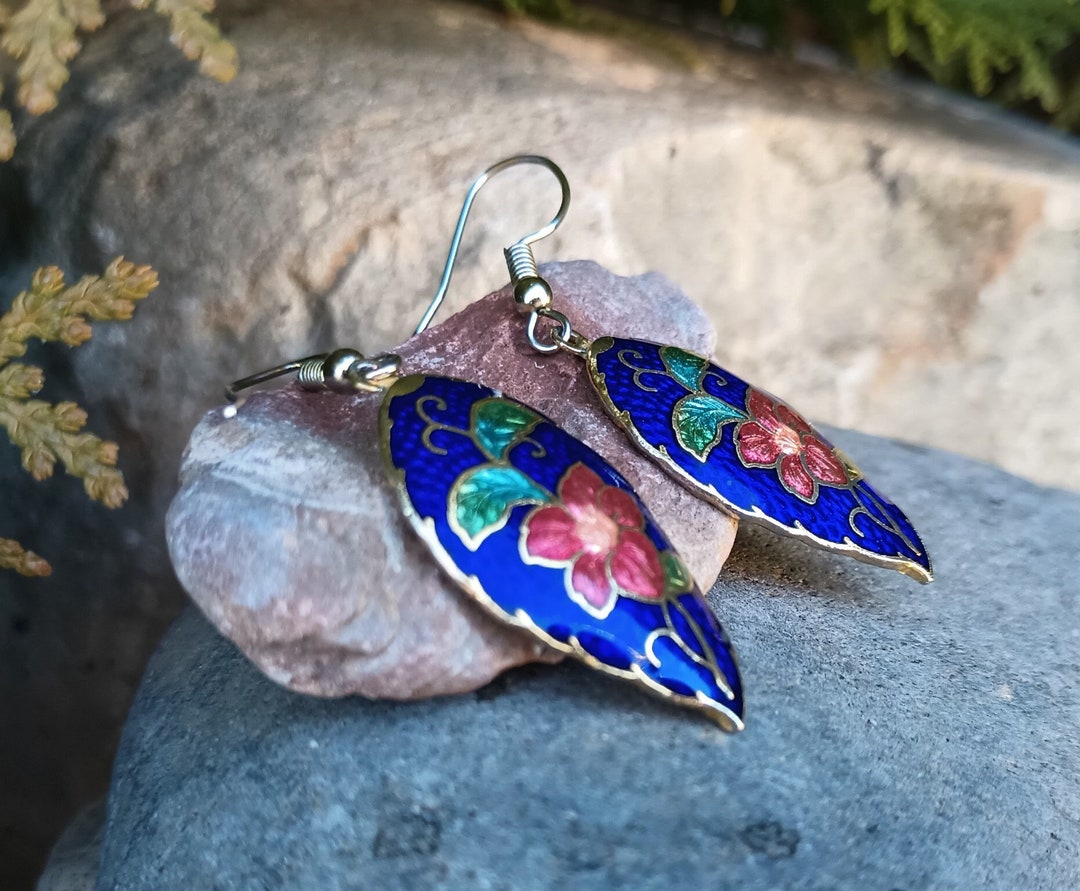 Cloisonné Enameled Earrings, Dangle \u0026 Drop, for Pierced Ears, Vintage Jewelry, Floral, Red Flower, Navy Blue Enamel Leaf Shape, Leaves Vines, image size:1080x891