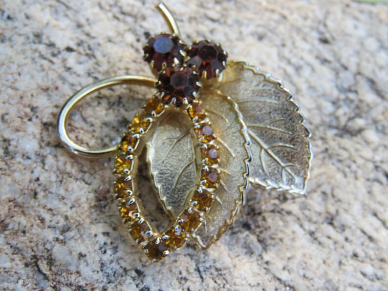 Vintage Amber Rhinestone /& White Matching Brooch and Earrings Set