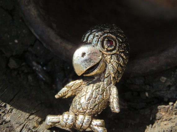 Brass Parrot Pin, Vintage Baby Bird Brooch, Tropi… - image 7