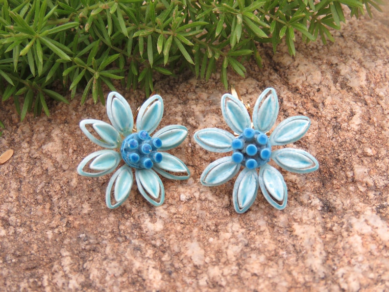 Two Tone Blue Daisy Flower Clip On Earrings, Vintage Lady, Enameled Metal Garden Flowers, Spring Summer Wear, Something Blue, Bridal image 3