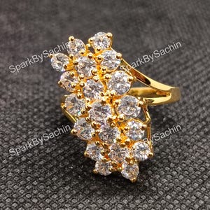 Anillo de compromiso de plata de ley 925 para mujer, con diamantes de talla redonda, acabado en oro amarillo de 14 k.