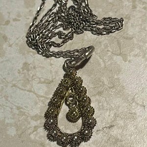 Vintage Filigree Pendant Silver Necklace