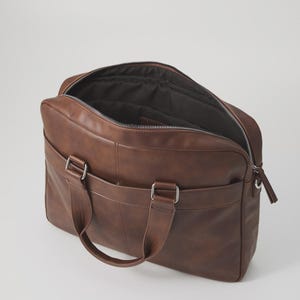 Sacoche en cuir marron pour homme, sac pour ordinateur portable en cuir gravé, sac Macbook en cuir, cadeau personnel pour homme d'affaires