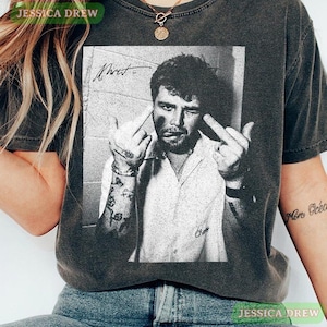 Vintage Alex Warren Face Middle Finger Tour 2025 shirt, Cheaper Than Therapy Tour 2025, Alex Warren Graphic Shirt Fan Gift, Music Fan Shirt