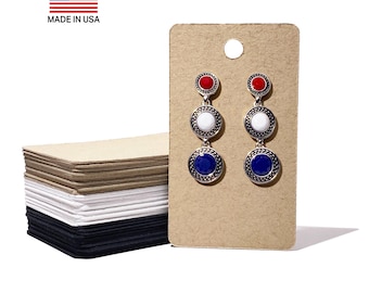 Carte de présentation de boucles d'oreilles 25 carats : un trou pour clous, papier kraft 2 x 3,5 po., papier cartonné blanc ou noir 125 lb, fabriqué aux États-Unis