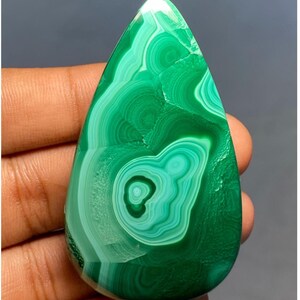 Cabochon de malachite abordable, pierres précieuses en vrac, malachite naturelle pour la fabrication de bijoux, pendentif en macramé, poids -146,45 carats, taille - 61x36x6 mm