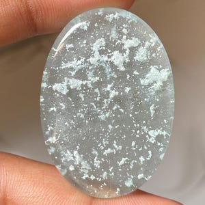 Cabochão de hemimorfita 100% natural, cristal de hemimorfita floco de neve para fabricação de joias, hemimorfita com fundo plano, 60,65 Cts.
