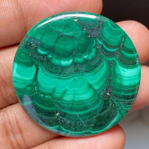 Cabochão de malaquita de alta qualidade, pedra preciosa solta, malaquita natural redonda para fazer joias, pingente de presente para ela e ele (84,40 ct, 37 x 37 x 4 mm)
