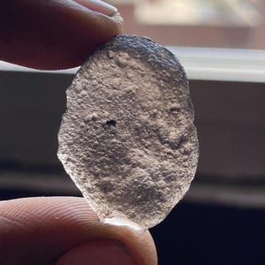 Indochinite Raw Face Moldavite From Colombia, Moldavite tektites For pendant, tektites Moldavite Smokey Green Crystal Back Side Flat 18.55Ct