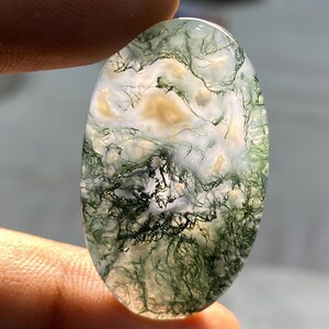 Cabochon ovale en pierre fine verte naturelle translucide en agate mousse pour la fabrication de bijoux DIY. (41,95 Ct, 38 x 22 x 6 mm)