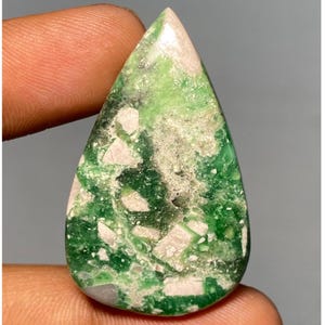 Élégante pierre précieuse de variscite, cabochon de variscite australienne, poire de variscite verte, pierre en vrac, fabrication de pierres précieuses à la main pour bijoux. 41,15 cts.