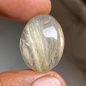 Cabochão de rutilo dourado muito atraente, pedra preciosa solta de quartzo, com fundo plano para fabricação de joias (27,55 cts, 24 x 18 mm)