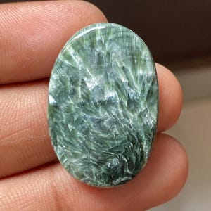 Séraphinite naturelle, pierre précieuse, cabochon de séraphinite de Russie, séraphinite pour bracelet pendentif artisanal et guérison (28,80 cts, 30 x 20 x 5 mm)