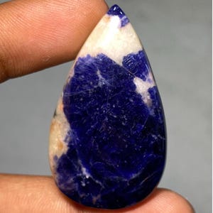 Cabochon de sodalite à bas prix, 100 % pierres précieuses de sodalite bleue Pierre en vrac de sodalite naturelle faite à la main pour la fabrication de bijoux. 49,30 cts 42x25x6 MM