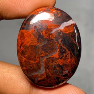 Cabochon de pierre précieuse jaspilite rouge, cabochon jaspilite de forme ronde, pierre précieuse jaspilite en vrac pour la fabrication de bijoux - 63,85 cts. 34x27x6 mm