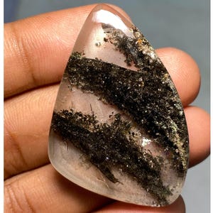 Cabochon de quartz de jardin en lodolite naturel à bas prix, quartz fantôme, pierre précieuse en vrac polie d'un côté pour bijoux (87,90 cts, 44 x 30 x 9 mm)