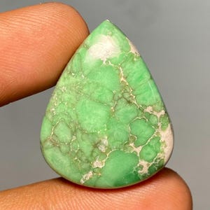 Variscite à bas prix, cabochon de variscite australienne poire variscite verte, fabrication de pierres précieuses faites main pour bijoux. 31,15 carats