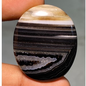Cabochon d'agate naturelle 100 % agate noire, forme libre, forme libre, pierre en vrac faite main pour pierre argentée, 63,75 cts (37 x 35 x 6 mm)