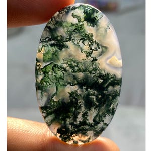 Cabujón de ágata musgosa 100 % natural, semiprecioso, hermoso, piedra suelta de ágata musgosa verde para la fabricación de joyas. (38,90 cts, 42 x 26 x 4 mm)