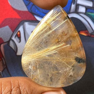 Cabochão de rutilo dourado natural, pedra preciosa solta de quartzo, rutilo chamativo, parte traseira plana para fabricação de joias (70 cts 39 x 31 x 8 mm)