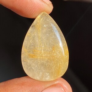 Cabochão de rutilo dourado natural de baixo preço, pedra preciosa solta de quartzo, com parte traseira plana para fabricação de joias (33,40 cts, 29 x 20 mm)