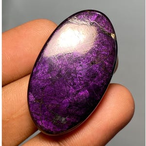Pierres précieuses de purpurite naturelle, cabochon de purpurite de forme ovale, pendentif de créateur naturel en stichtite violet purpurite pour bijoux 66 Cts
