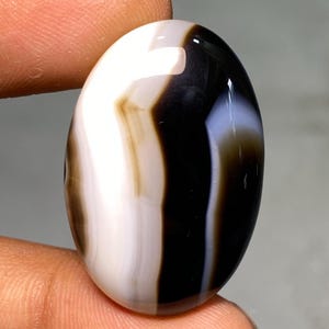 Cabochon d'agate naturelle 100 % agate noire, forme ovale, pierre précieuse en vrac faite à la main avec de bonnes sensations 42,60 cts (33 x 21 x 8 mm)