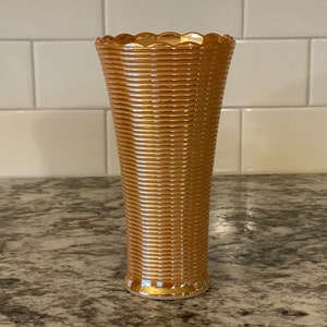 Vintage irisierende Vase FireKing 1950er Pfirsich Luster Gerippt