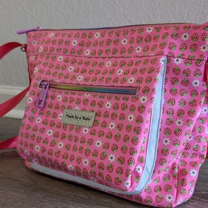 Monedero de fresa de J Fashion - Central Perk Crossbody - hecho a mano, bolso, bolso pequeño, nostalgia, jfashion, Japón, rosa