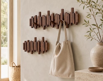 Wandrek met pianotoetsenhaken, verspringende houten kapstokhaken, moderne minimalistische kapstok voor de hal, verborgen houten haken voor hoeden en tassen