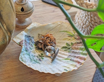 Handmade Repurposed Sea Shell Trinket Dishes