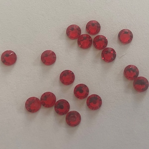 Genuine Swarovski Rhinestones Light Siam Flat Back 144 Count