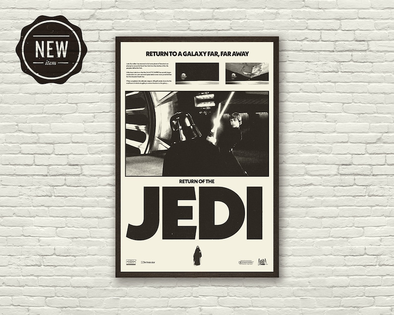 K&ouml;nnte beinhalten: Ein Schwarzwei&szlig;-Poster f&uuml;r den Film "Die R&uuml;ckkehr der Jedi-Ritter" mit einer Szene, in der Darth Vader und Luke Skywalker mit Lichtschwertern k&auml;mpfen. Der Text "Zur&uuml;ck in eine weit, weit entfernte Galaxie" steht oben auf dem Poster. Der Text "Die R&uuml;ckkehr der Jedi-Ritter" steht in gro&szlig;en, fetten Buchstaben unten auf dem Poster.