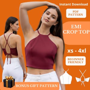 Puede incluir: Un top corto burdeos con cuello halter y espalda baja, combinado con pantalones blancos. La imagen también presenta una segunda vista del top y el texto "EMI CROP TOP", "xs - 4xl" y "BEGINNER FRIENDLY". También se incluye una caja de regalo.