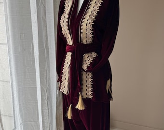 Two-piece velvet Jabador set (trousers and blazer) - traditional Moroccan outfit ideal for Eid