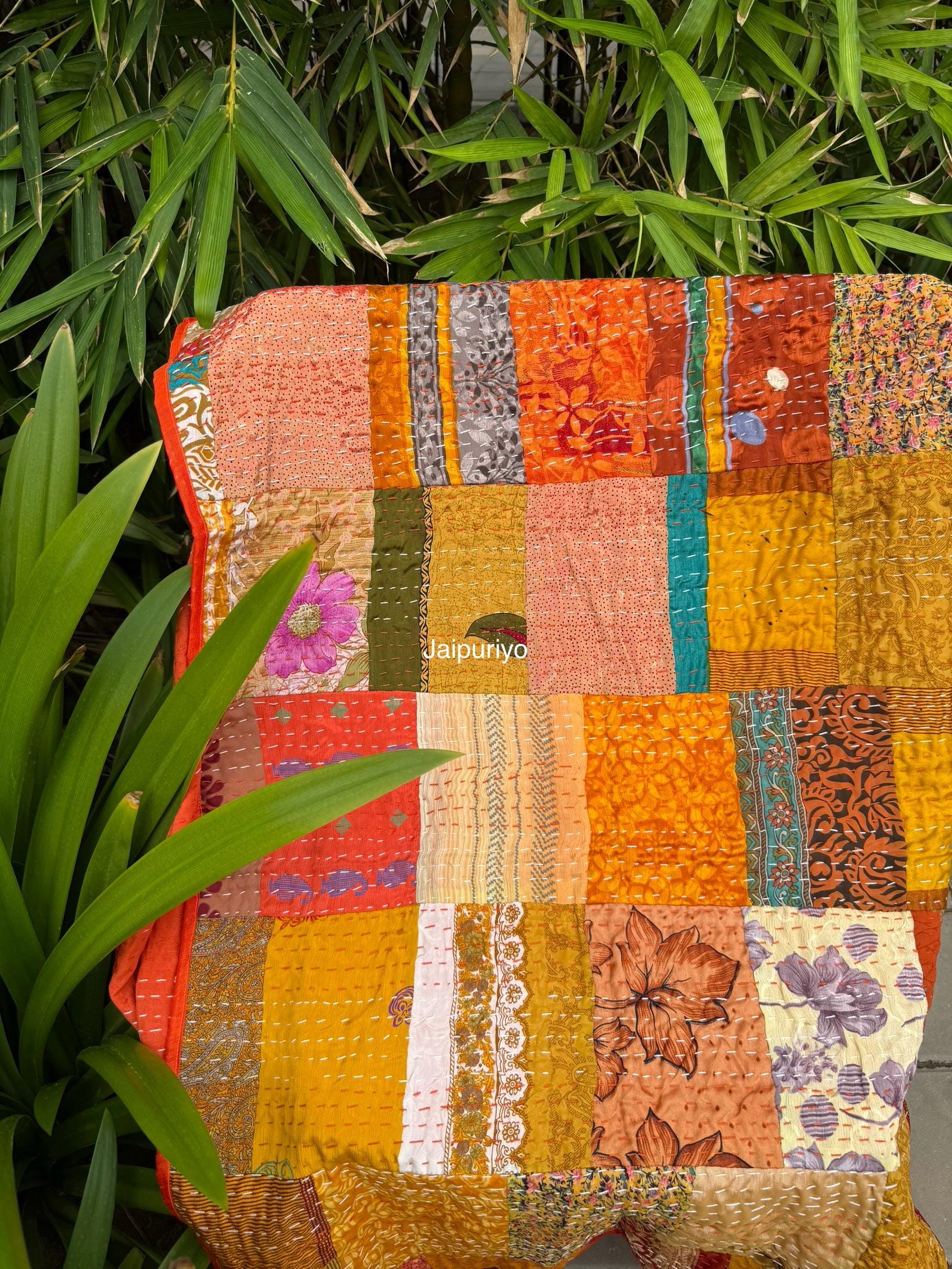 カンタキルト　マルチカバー #63 Fukurou Jungle Orange Orange Bohemian Kantha Quilt: Silk Patchwork Twin Bedspread - Etsy