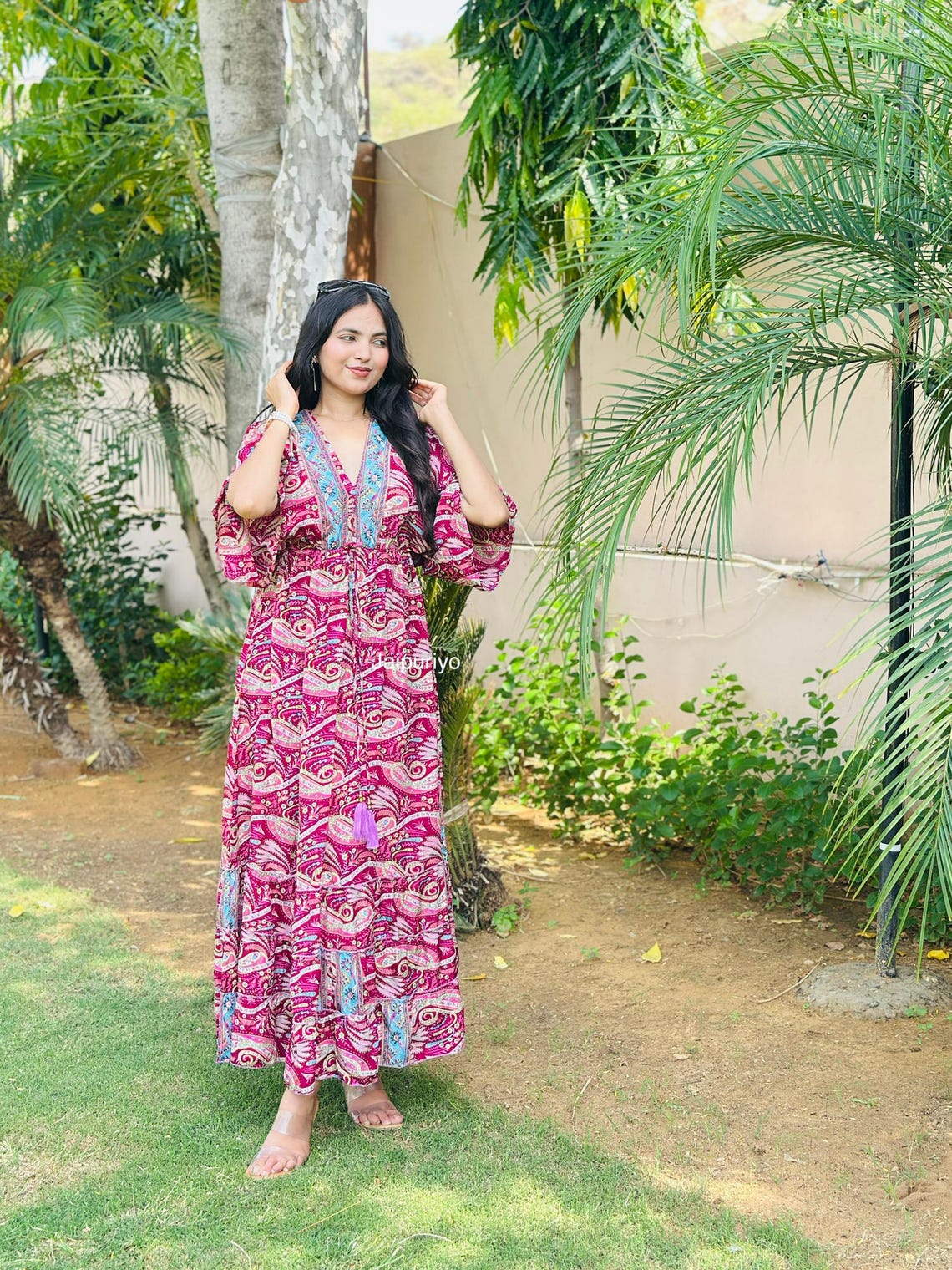 Indian Silk Dress / Casual Bohemian Halter dress / Beach Dress / boho dress / Goddess Maxi Dress / Open Back Dress / Silk Long Dress, foto 1 di 5
