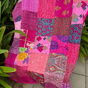 Embroidery vintage Silk/ Cotton patchwork kantha Quilt handmade bohemian bedding Throw blanket bedspread Sofa Cover King 108X108 Inch