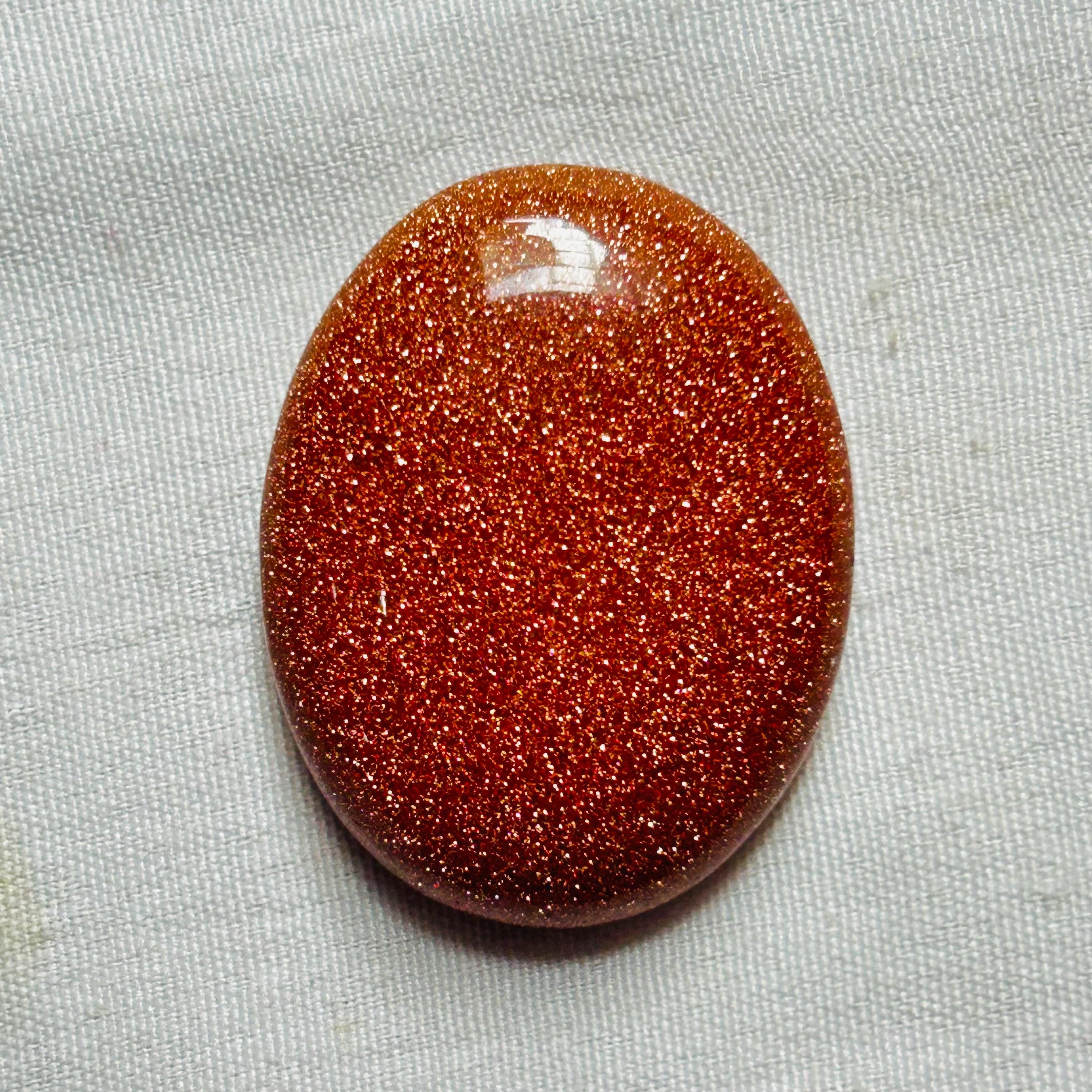 52,5 Cts. Pierre Précieuse Labradorite Ovale Reddish Loose Cabochon