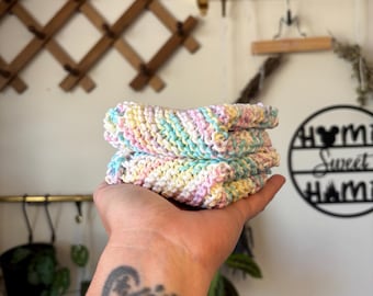 Paño de cocina de algodón tejido a mano con estampado floral en tonos pastel / Paño reutilizable para cocina y rostro / Artículos esenciales para el hogar de estilo rústico