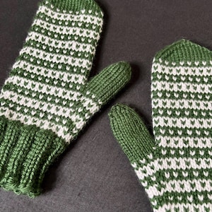 Knit Heart Pattern Mittens in Green and White