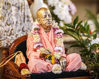 Prabhupada. Murti, bronze, height 310 mm. Made to order.