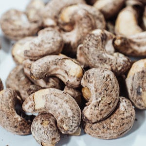 Roasted Cashews with Skin