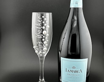 Custom”Mrs” or "Future Mrs." Champagne Flutes: Pearl Bridal Shower Gift, Pearls and Prosecco