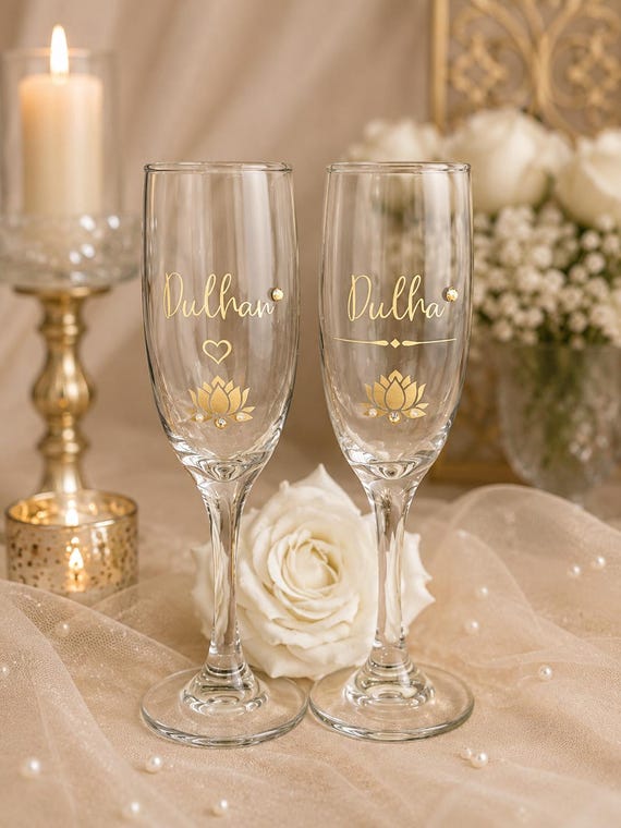 Dulhan Dulha Champagne Flutes | Indian Bride Groom Toasting Glasses | Mehndi Wedding Gift Set | Indian American Wedding Gift for Bride