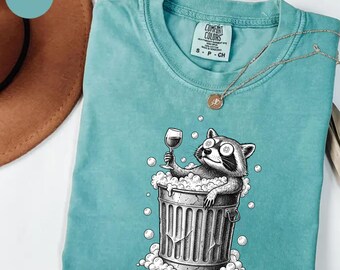 Lustiges Waschbär Shirt Vintage Trash Panda Spa Day Tee Wein Liebhaber Geschenk Selbstfürsorge