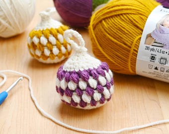 Crochet Christmas Ornament Pattern – Bobble Stitch Bauble (Digital Download)